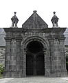 Dinéault, église paroissiale Sainte-Marie-Madeleine, porche sud.