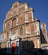 La fachada de la capilla del antiguo colegio de los jesuitas