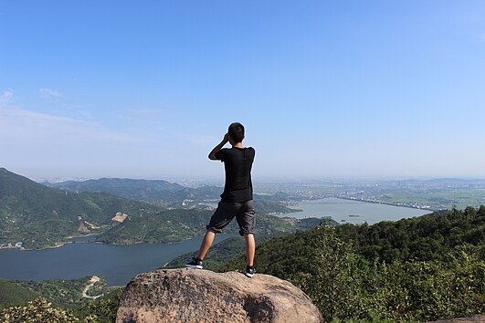 在五磊山望遠