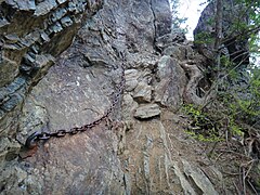 大岳山荘手前の鎖場