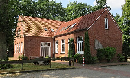 Alte Schule in Brinkum; heute als Dorfgemeinschaftshaus genutzt