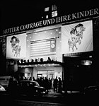 Opening night of "Mutter Courage und ihre Kinder" at the OTL in Berlin, 1961