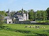 Klooster Notre-Dame, een voormalig kasteel (kapel, toren, portiek, veranda, de hoofdingang, een terras en een paar schoorstenen)