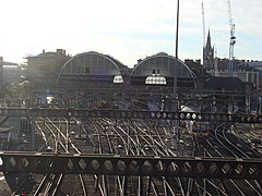 Gare intérieure, les voies.