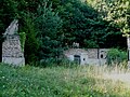 Ruines de l'ancienne métairie calcinée construite en 1733 et quelques pierres de l'ancien prieuré de Saint-Gorgon.