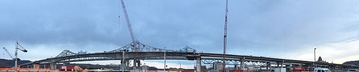 New Winona Bridge under construction