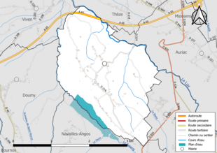 Carte en couleur présentant le réseau hydrographique de la commune