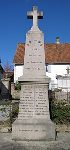 Le monument aux morts.