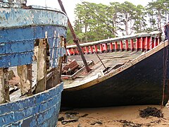 Cimetière de bateaux sur l'île de Berder