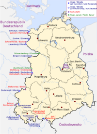 Carte de l'Allemagne de l'Est montrant les points de passage sur la frontière occidentale. Au total, il y avait dix passages routiers, huit ferroviaires et deux fluviaux.