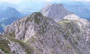 Übergang vom Sonneck zur Kopfkraxn von Osten, im weiteren Gratverlauf der Wiesberg, die Hackenköpfe und der Scheffauer