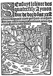 Première page en noir et blanc d'un imprimé avec le titre en lettres gothiques annonçant le récit des quatre fils Aymon et un dessin les représentant chevauchant Bayard