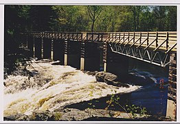 Batiscan River Park, footbridge, spring flow