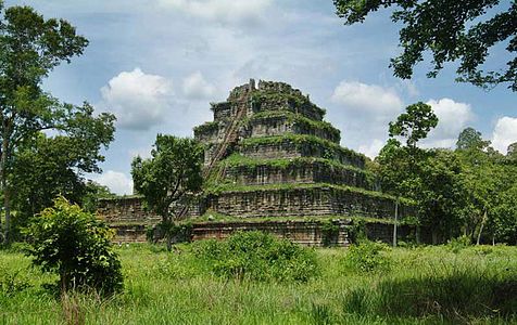 Pyramide à degrés Complexe du Prasat Thom en 2006