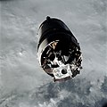 El módulo lunar espera la extracción de la etapa S-IVB de Apolo 9