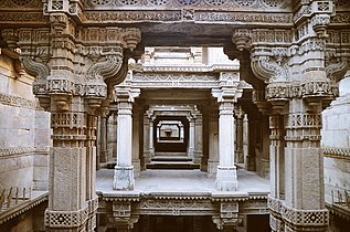 Bâoli d'Adalaj, dans la ville d'Adalaj, Gujarat.