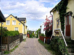 Besvärsgatan tillhörande de äldre stadsdelarna Besväret och Fnyket.