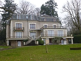 The town hall in Bois-le-Roi