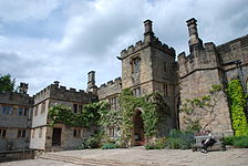 File:Haddon Hall.jpg (Haddon Hall)