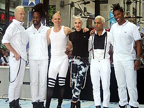 No Doubt after a 2009 live performance in New York City.