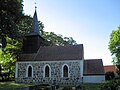 Kirche mit Friedhofsmauer