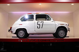 SEAT 600 Competición con puerta suicida.