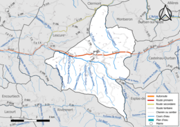 Carte en couleur présentant le réseau hydrographique de la commune