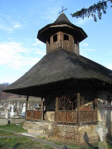 Wooden church in Glâmbocata-Deal