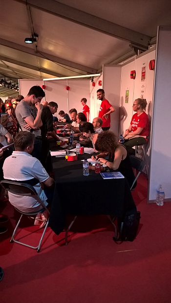 Séance de dédicaces lors du festival Spirou 2016.