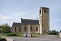 Kirche St-Hubert mit Friedhof und Wegekreuz