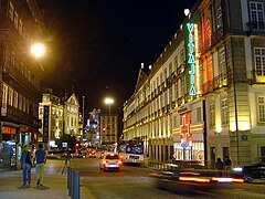 Praça da Liberdade, le soir.