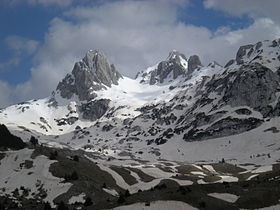 Vue des sommets Otis (à gauche) et Zelena Glava (au centre).