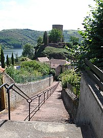 Le lac au pied de Saint-Maurice-sur-Loire