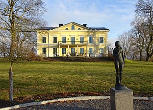 Västsidan med Carl Eldhs skulptur Innocence