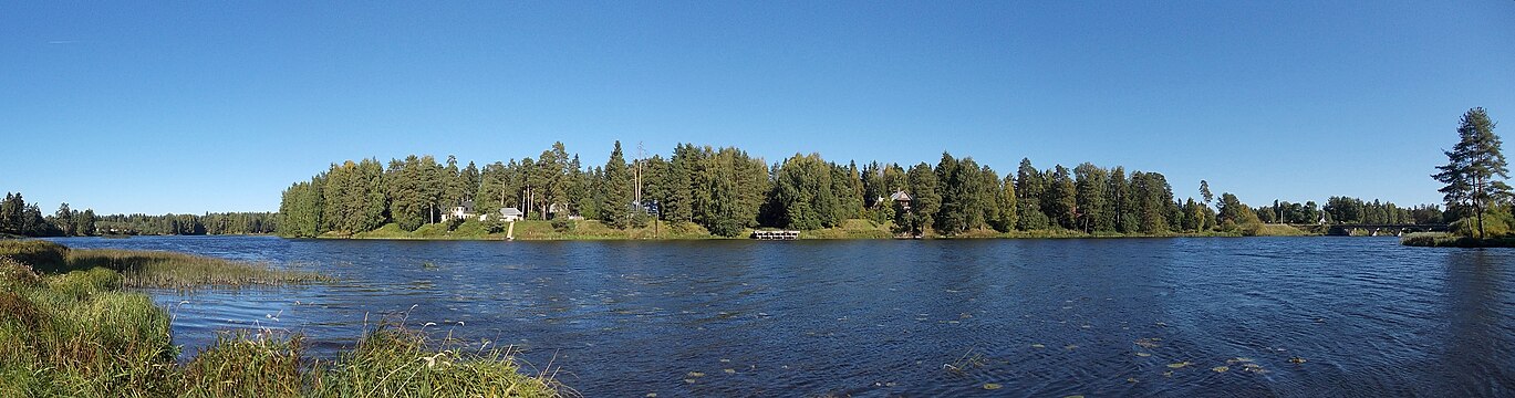 Панорама Вырицкого водохранилища на реке Оредеж