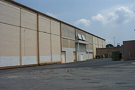 Former mall entrance to Rich's is now Imagine International Academy of Smyrna as of 2010. Note former roof line along brick.