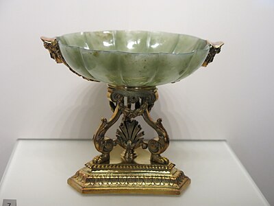 Baroque Ionic capital at the top of the base of a cup, by Michel Debourg, 1686-1687, jade and gilded silver, Louvre[25]