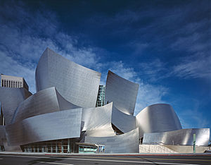 אולם הקונצרטים על שם וולט דיסני - האולם הרביעי והבולט ביותר במתחם מרכז המוזיקה של לוס אנג'לס. את הבניין עיצב האדריכל הידוע פרנק גרי.