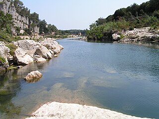 Le Gardon, vue vers l'amont à 1 km en aval de Collias.