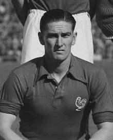 Photographie d'époque d'un jeune homme en tenue de sport