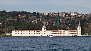 Le lycée militaire Kuleli, à Istanbul. (définition réelle 3 058 × 2 162)