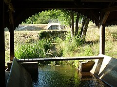 Pont de pierre de 1850 (prise de vue sous le lavoir).