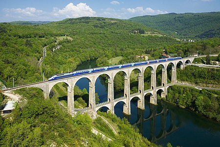 Cize–Bolozon viaduct, by Kabelleger