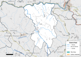 Carte en couleur présentant le réseau hydrographique de la commune