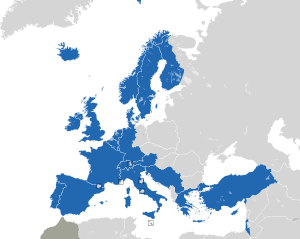 Um mapa colorido dos países da Europa