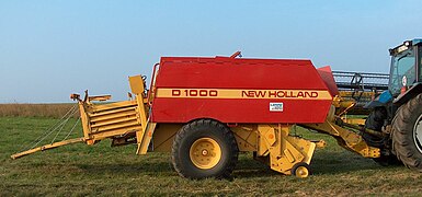 Пресс-подборщик из New Holland