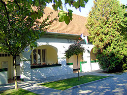 The town hall of Kiskunlacháza.