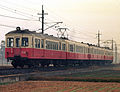 かつて運行されていた旧型電車による4両編成列車。