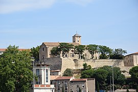 Vue de l'église Saint-Jacques de Béziers.