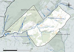 Carte en couleur présentant le réseau hydrographique de la commune